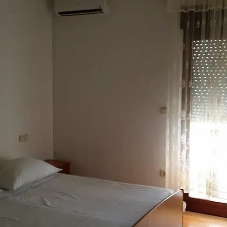 Apartament Maca *