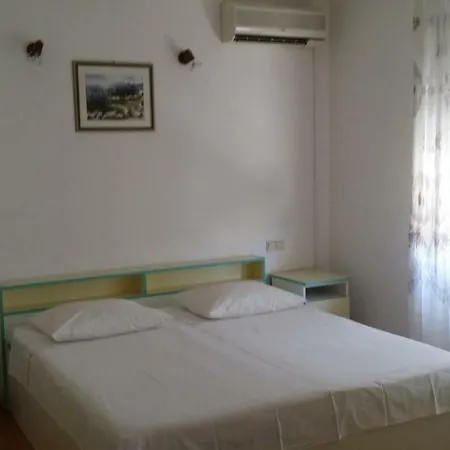 Apartament Maca *